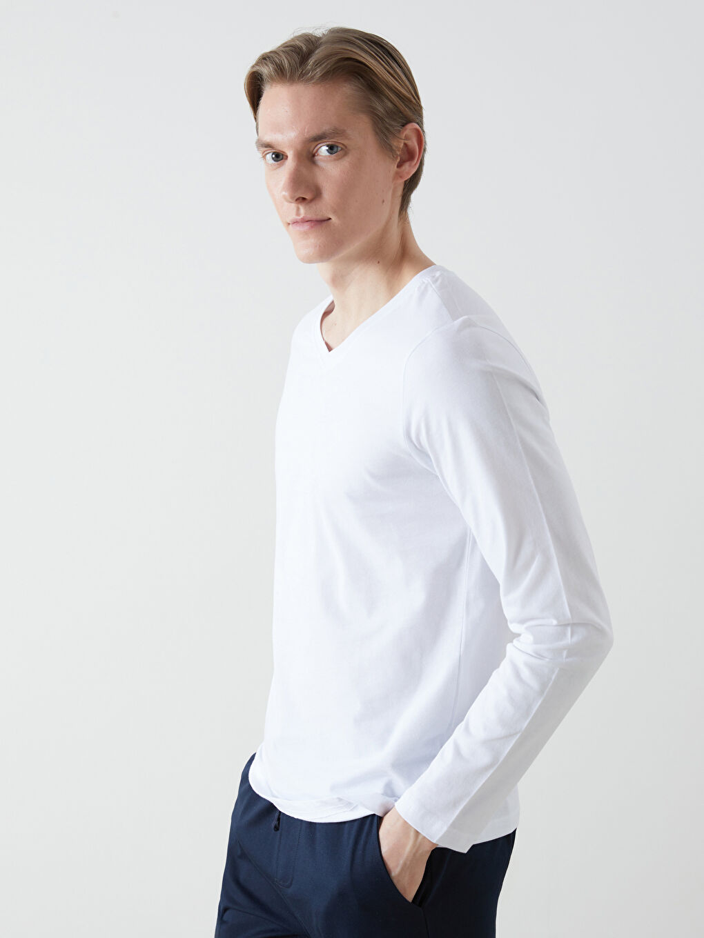 LC WAIKIKI V-Neck Long Sleeve Men's Undershirt -W46644Z8-VC4