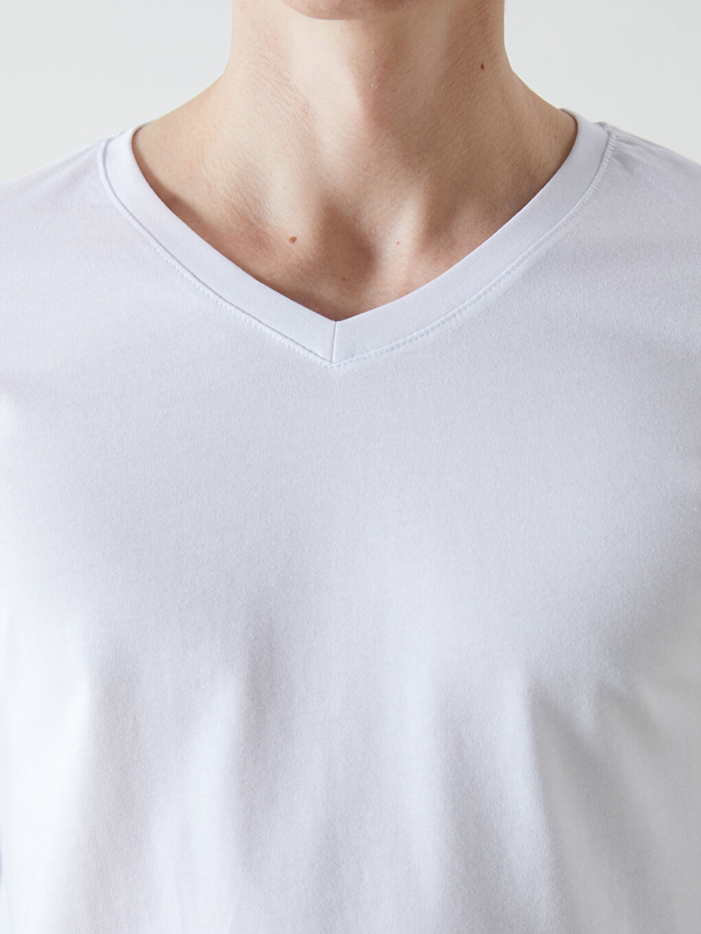 LC WAIKIKI V-Neck Long Sleeve Men's Undershirt -W46644Z8-VC4