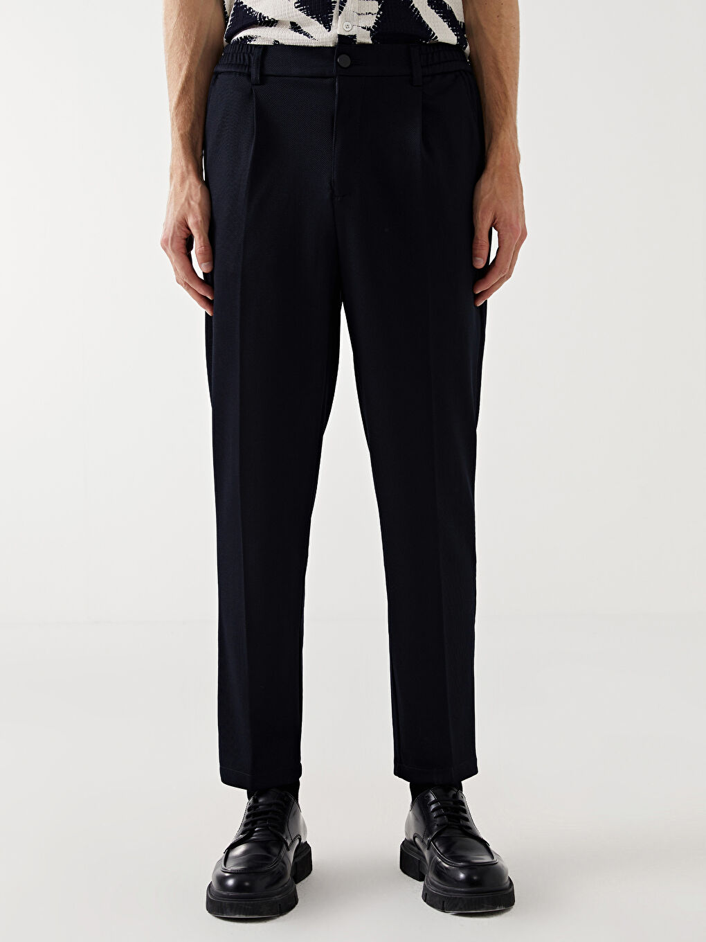 بنطلون للرجال بقصة نحيفة-1