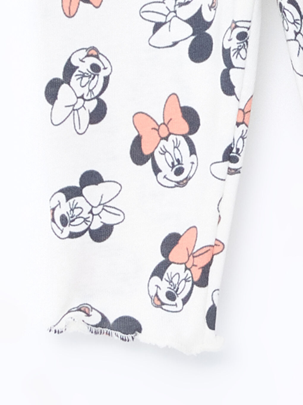 LCW baby Ekru Baskılı Bisiklet Yaka Uzun Kollu Minnie Mouse Baskılı Kız Bebek Pijama Takımı - 5