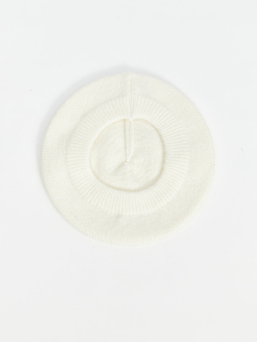 Girl WHITE Beanie -W47473Z4-J5E