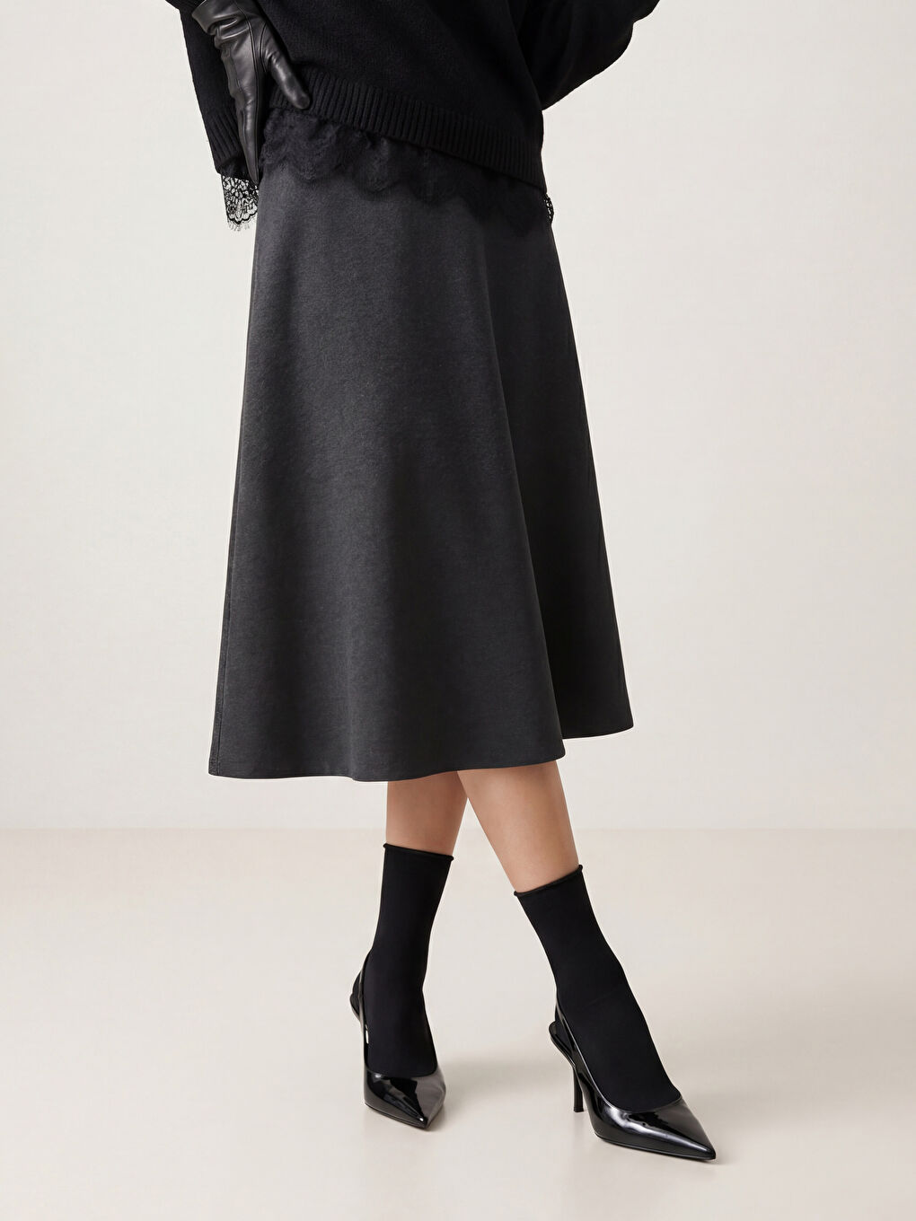 Siyah Parlak Görünümlü Kadın Soket Çorap