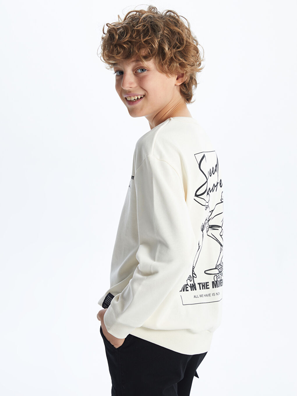 LCW Kids Krem Rengi Bisiklet Yaka Erkek Çocuk Sweatshirt