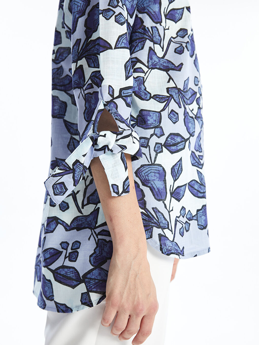 Bluza sa okovratnikom i cvetnim uzorkom za žene-2