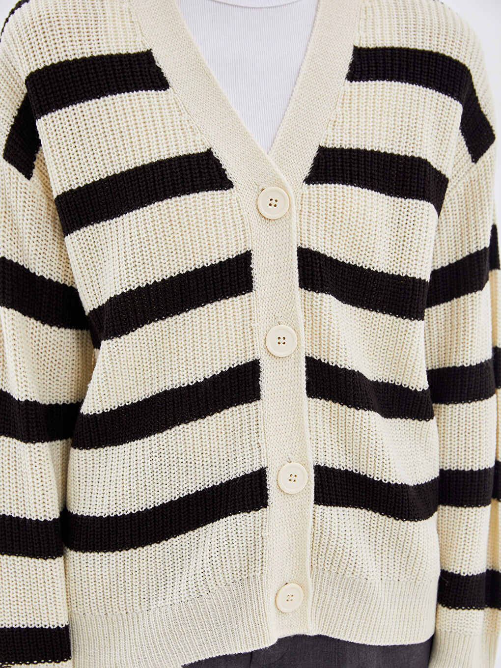 LCW Vision V-Neck Color Block Long Sleeve Oversize Women's Knitwear Cardigan -W48422Z8-SZ5