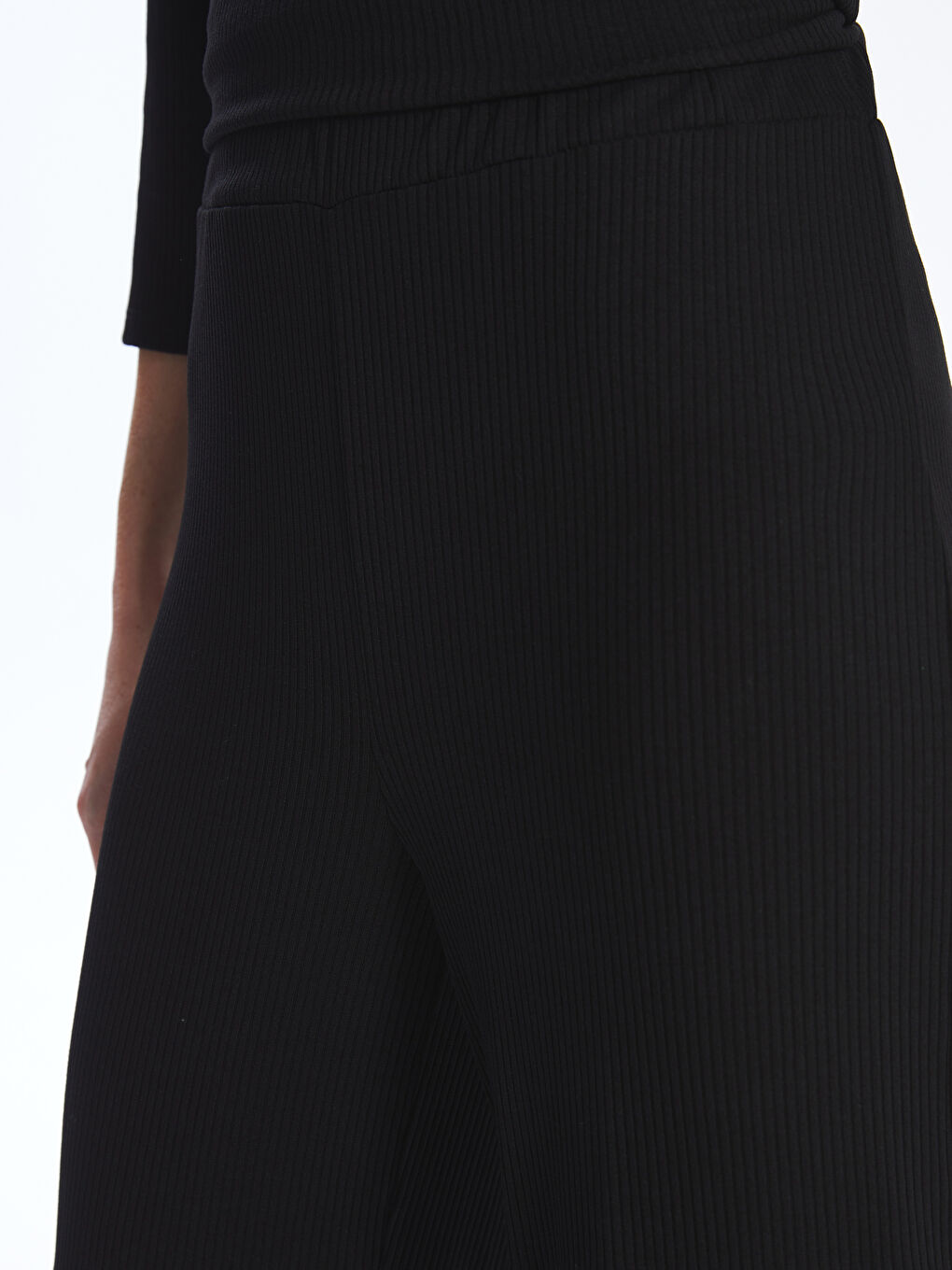 Siyah Beli Lastikli Düz Geniş Paça Kadın Pantolon-2