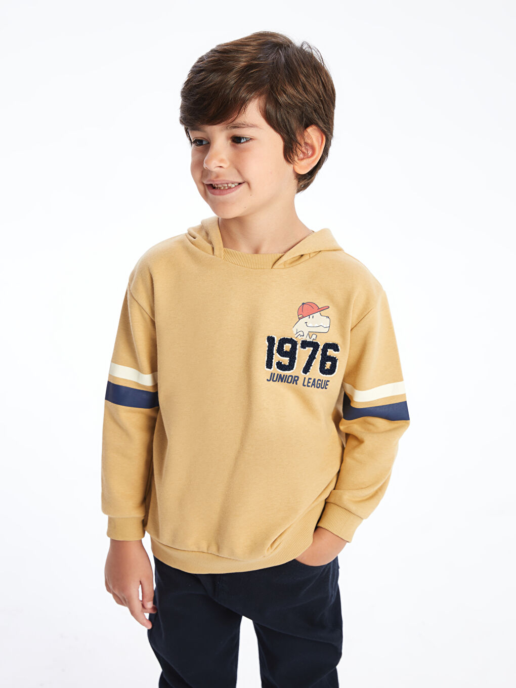 LCW Kids Bej Kapüşonlu Uzun Kol Baskılı Erkek Çocuk Fermuarlı Sweatshirt