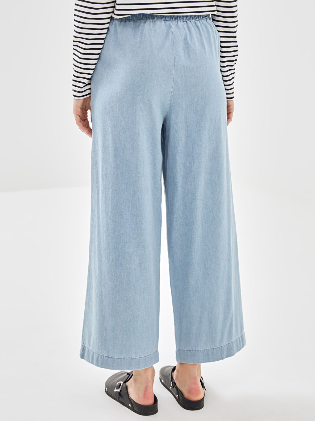 Jean à Taille Élastiquée et Jambe Large pour Femmes-3