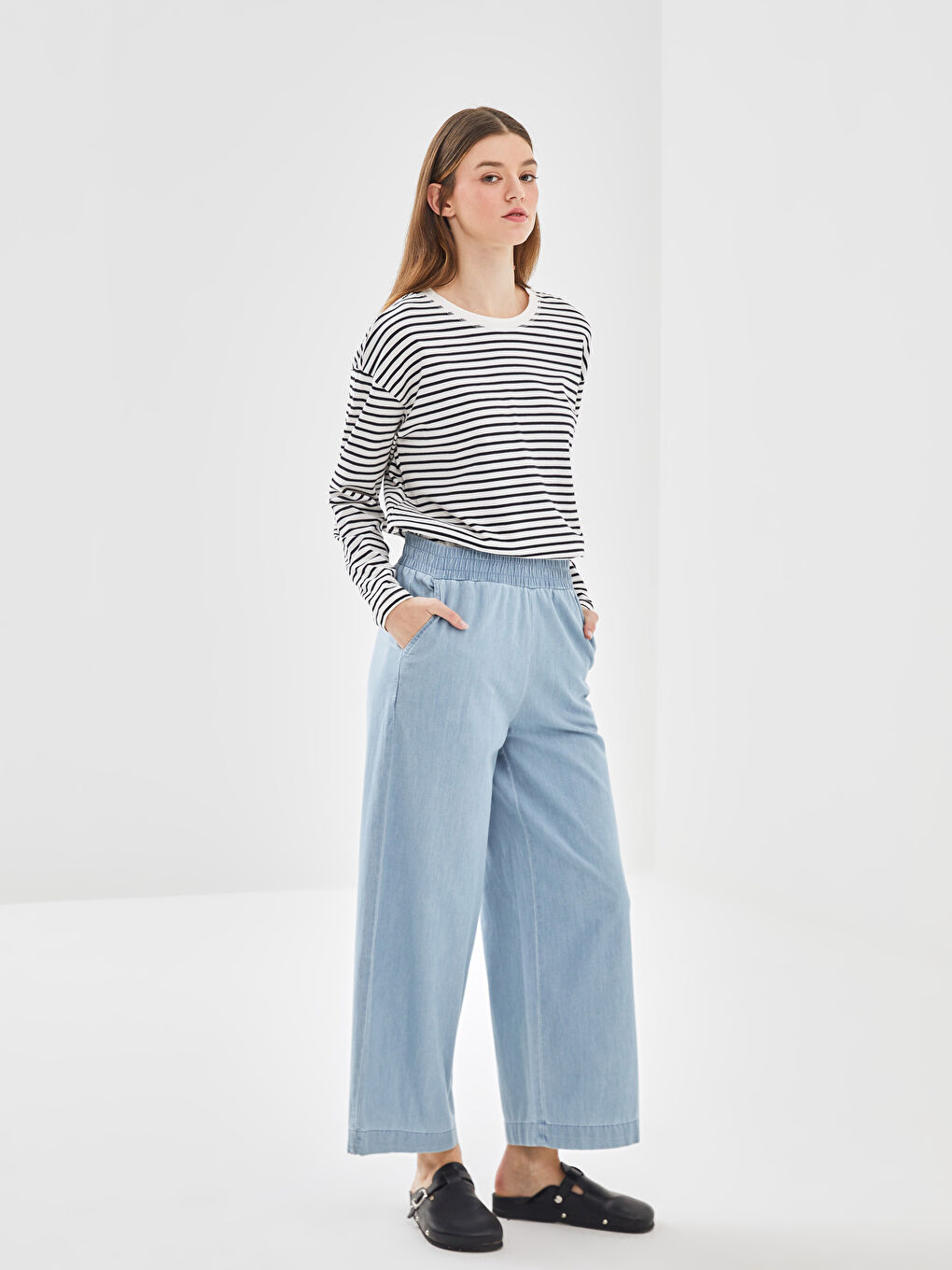 Jean à Taille Élastiquée et Jambe Large pour Femmes