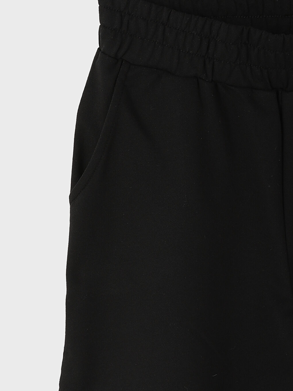 Women's Elasticated Waist Plain Shorts-2