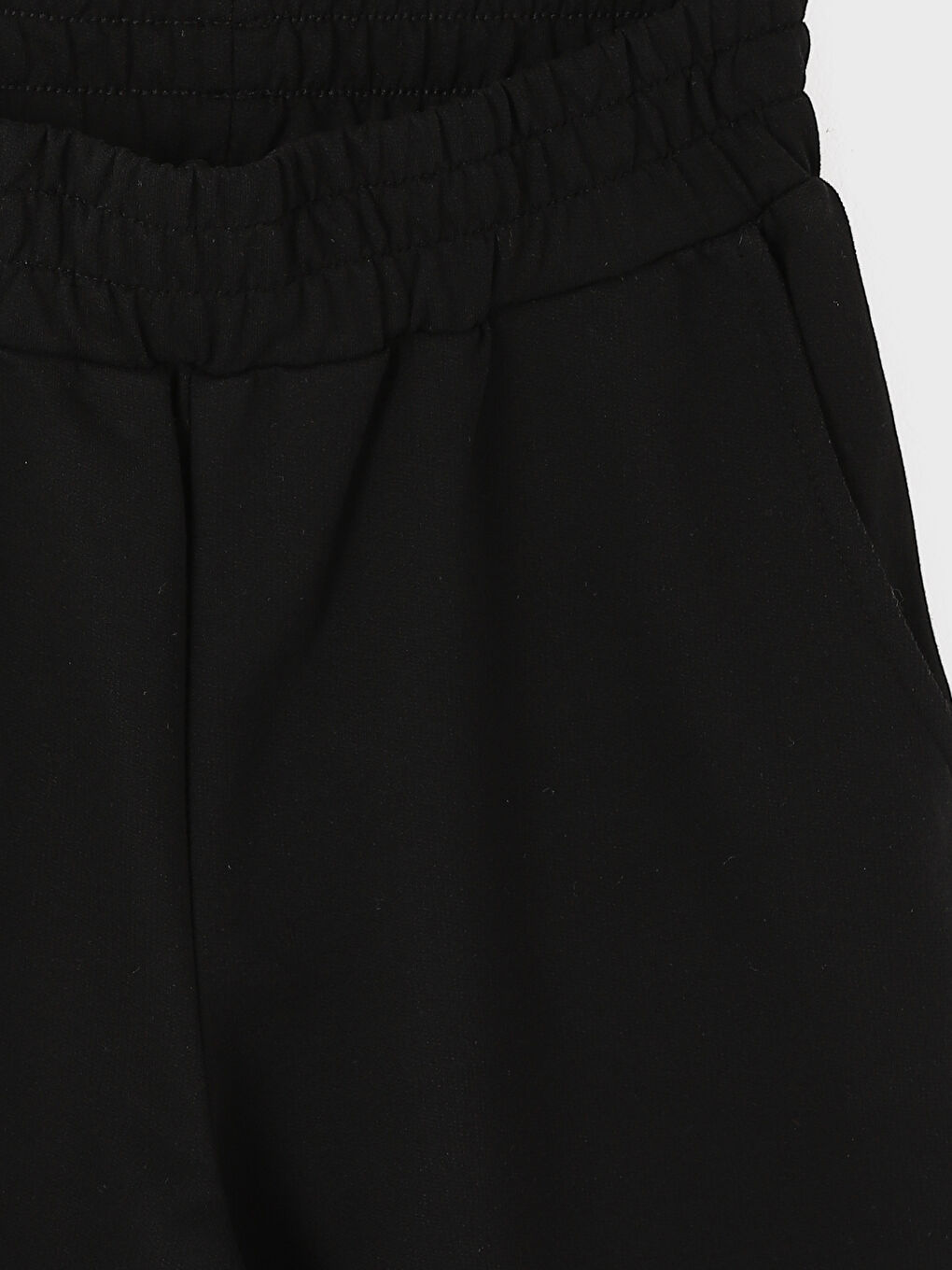 Women's Elasticated Waist Plain Shorts-3