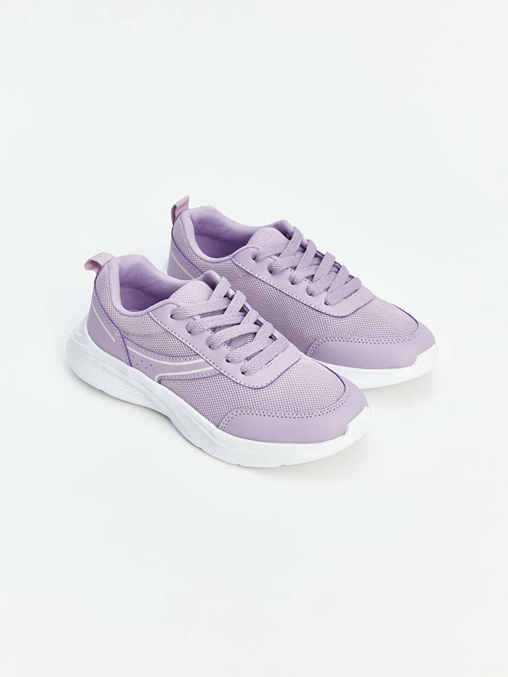 Кроссовки на шнуровке для девочек