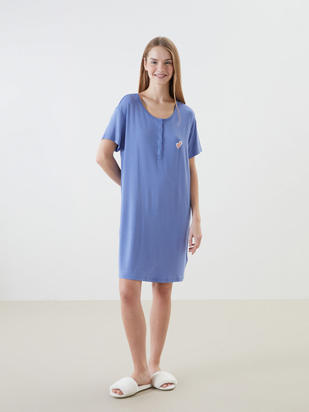 Lacivert Bisiklet Yaka Nakışlı Kadın Gecelik-1