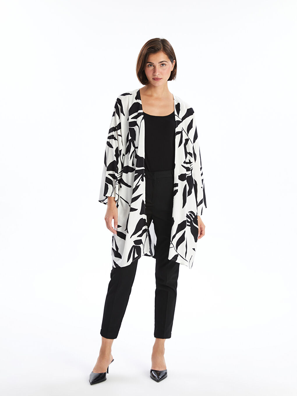 كيمونو نسائي واسع الحجم بياقة شال ونقشة-1