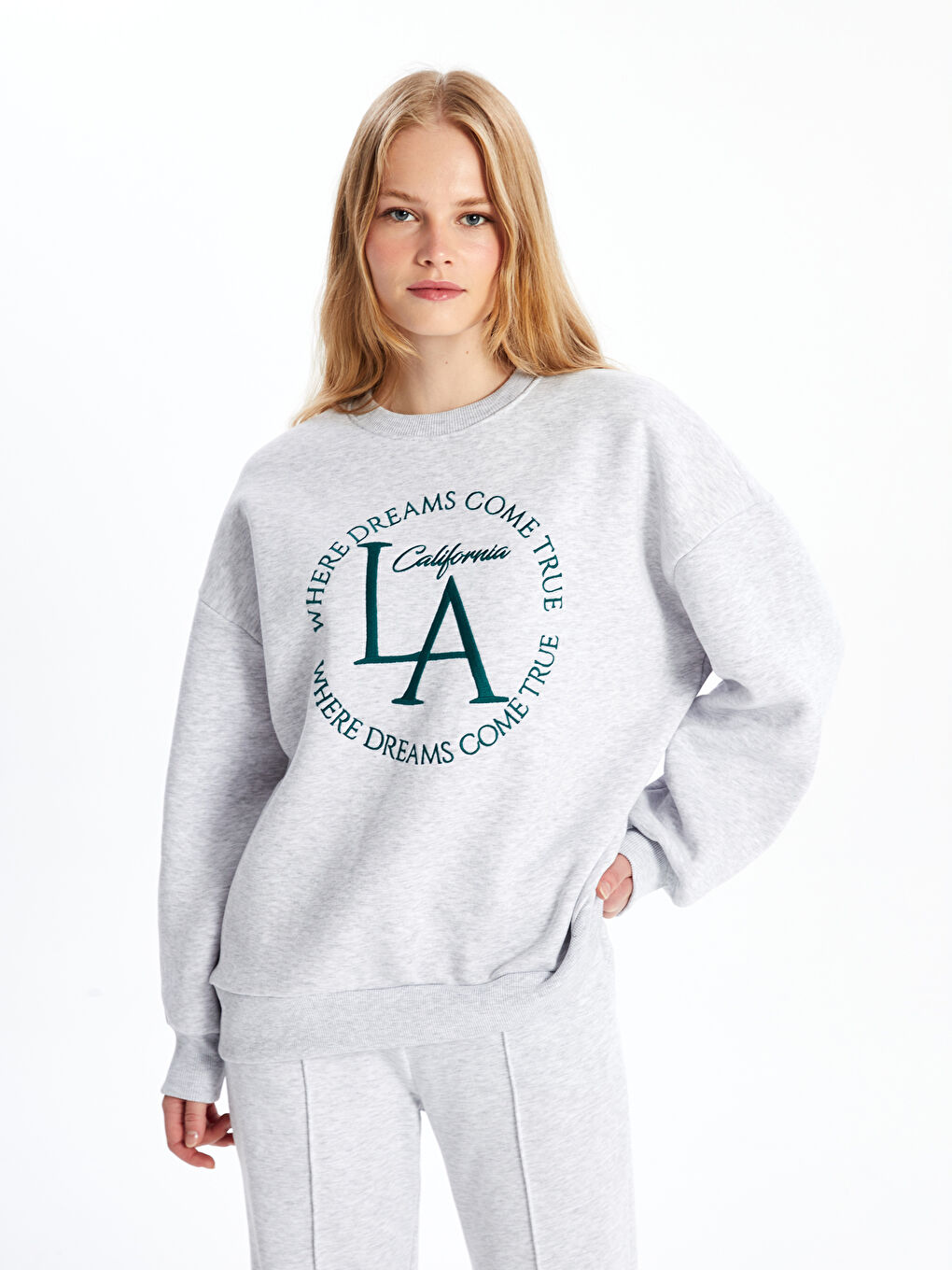 LCW Vision Gri Bisiklet Yaka Nakışlı Oversize Kadın Kalın Sweatshirt