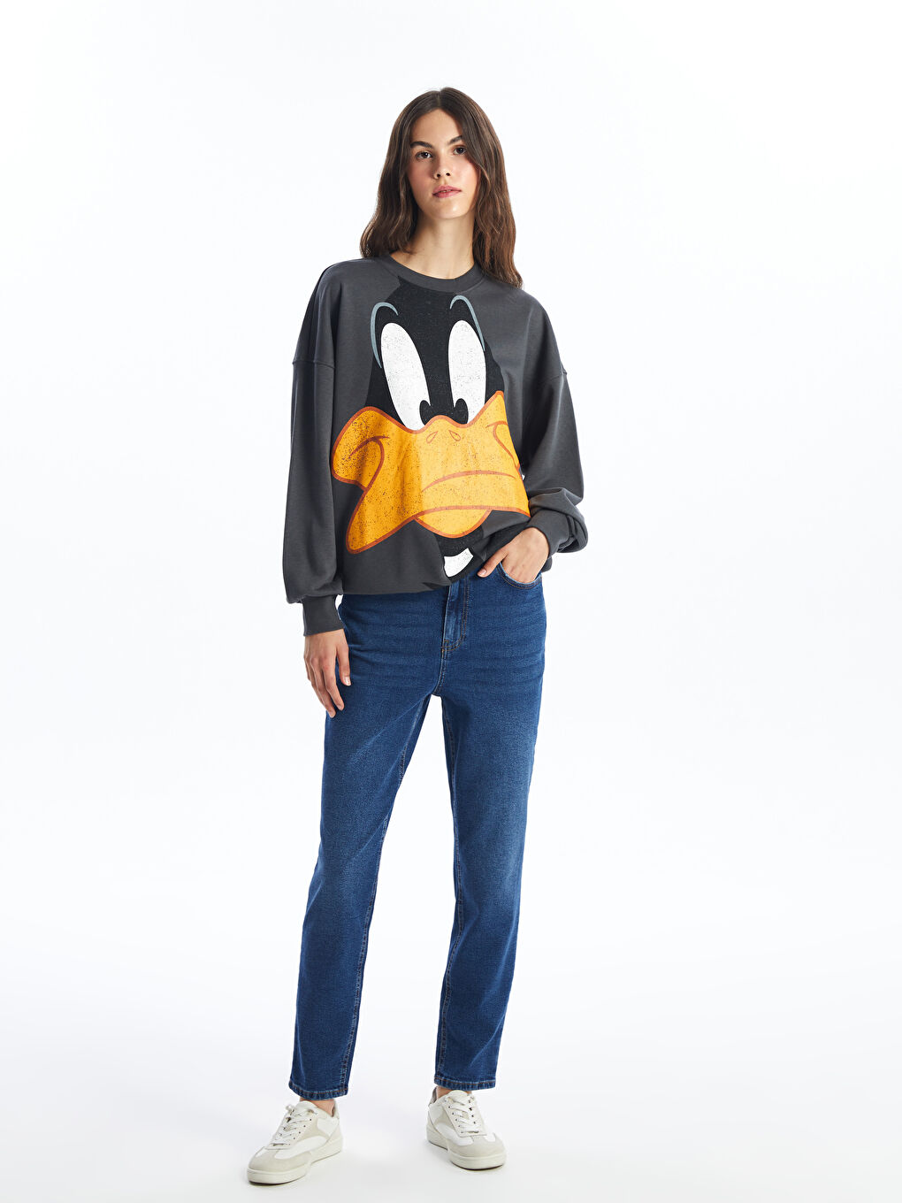 LCW Vision Antrasit Bisiklet Yaka Daffy Duck Baskılı Oversize Kadın Sweatshirt - 1