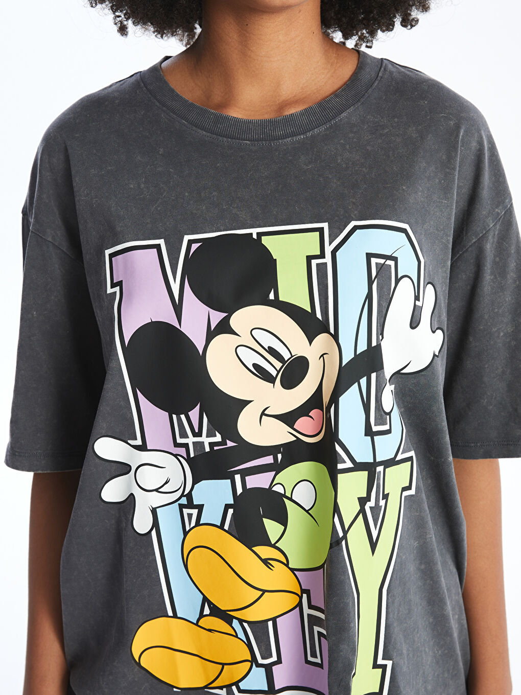 XSIDE Antrasit Yıkamalı Bisiklet Yaka Mickey Mouse Baskılı Kısa Kollu Oversize Kadın Tişört - 2