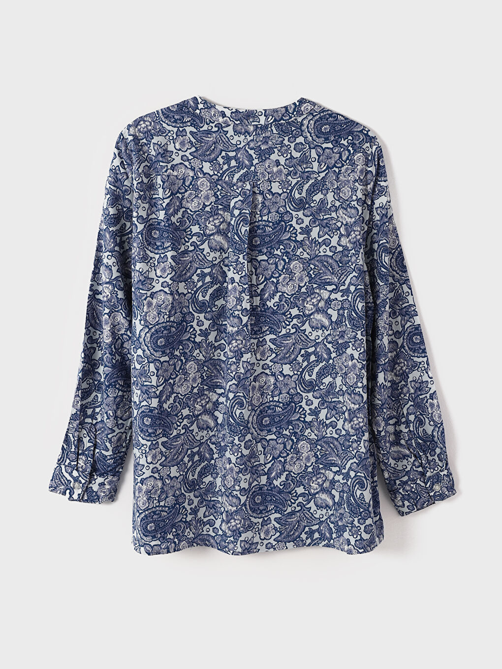 بلوزة نسائية بنقشة وياقة بشق-1