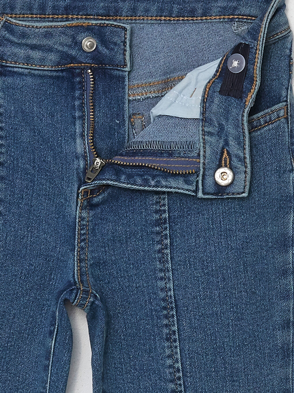 LCW Kids Mädchen-Jeanshose mit verstellbarem elastischem Bund -W4AP28Z4-SHK