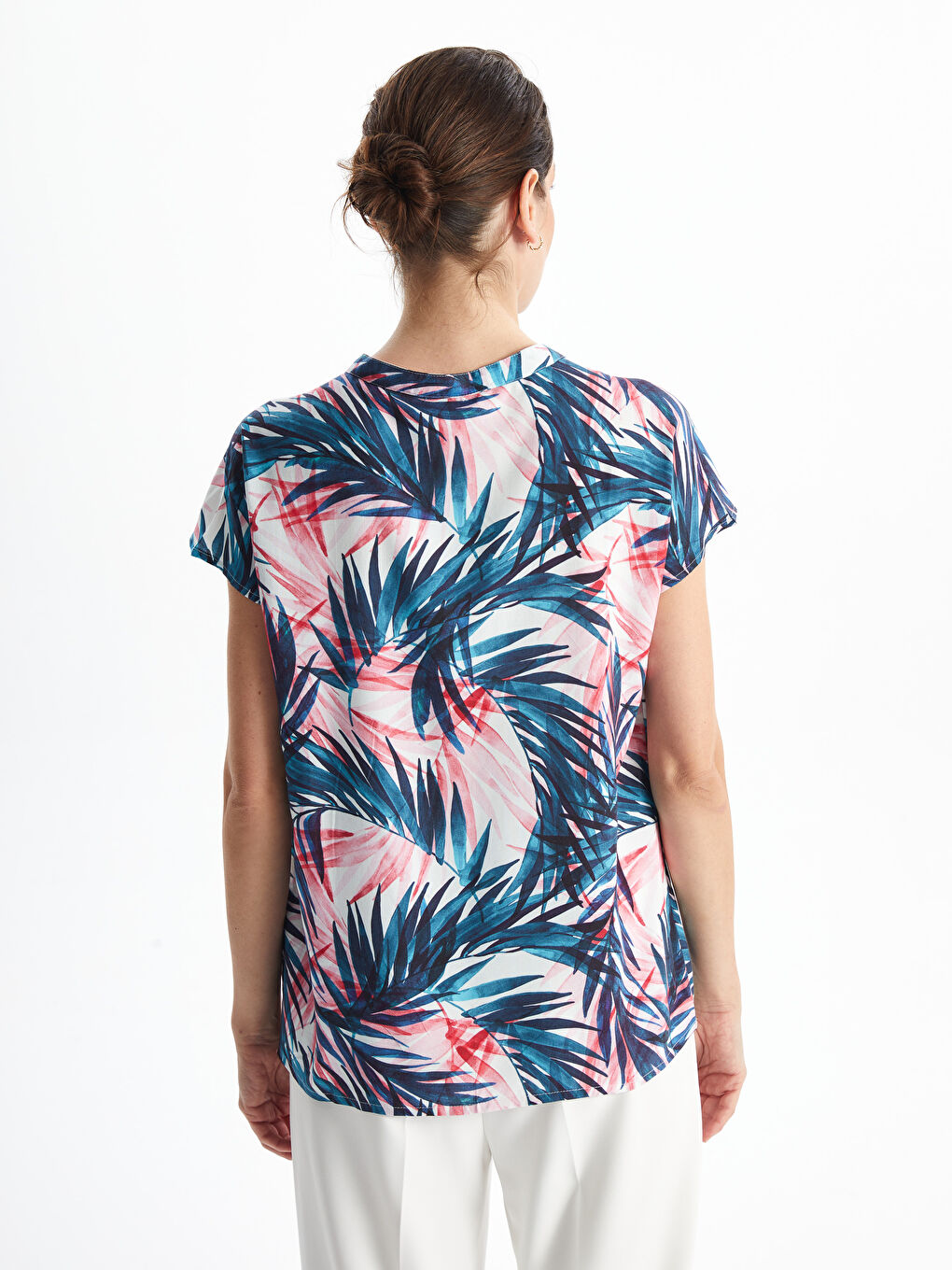 Blouse à Manches Courtes à Motifs avec Col Lavallière pour Femmes-3