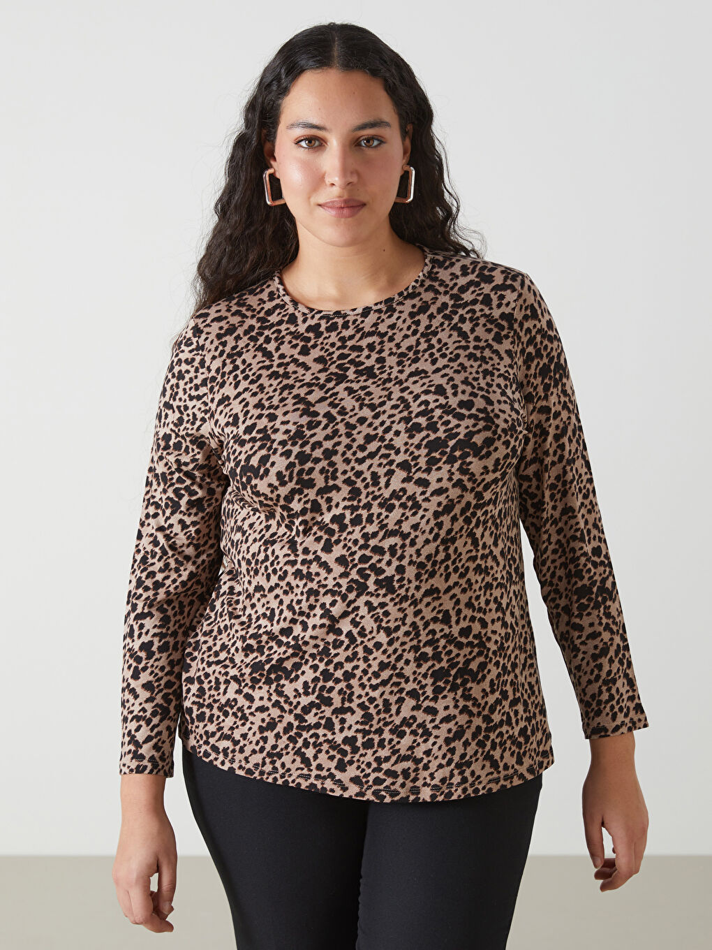 LCW Grace تیشێرت یه‌خه‌ خڕ نەخشى پڵنگ بۆ ژنان -W4AR43Z8-LQX