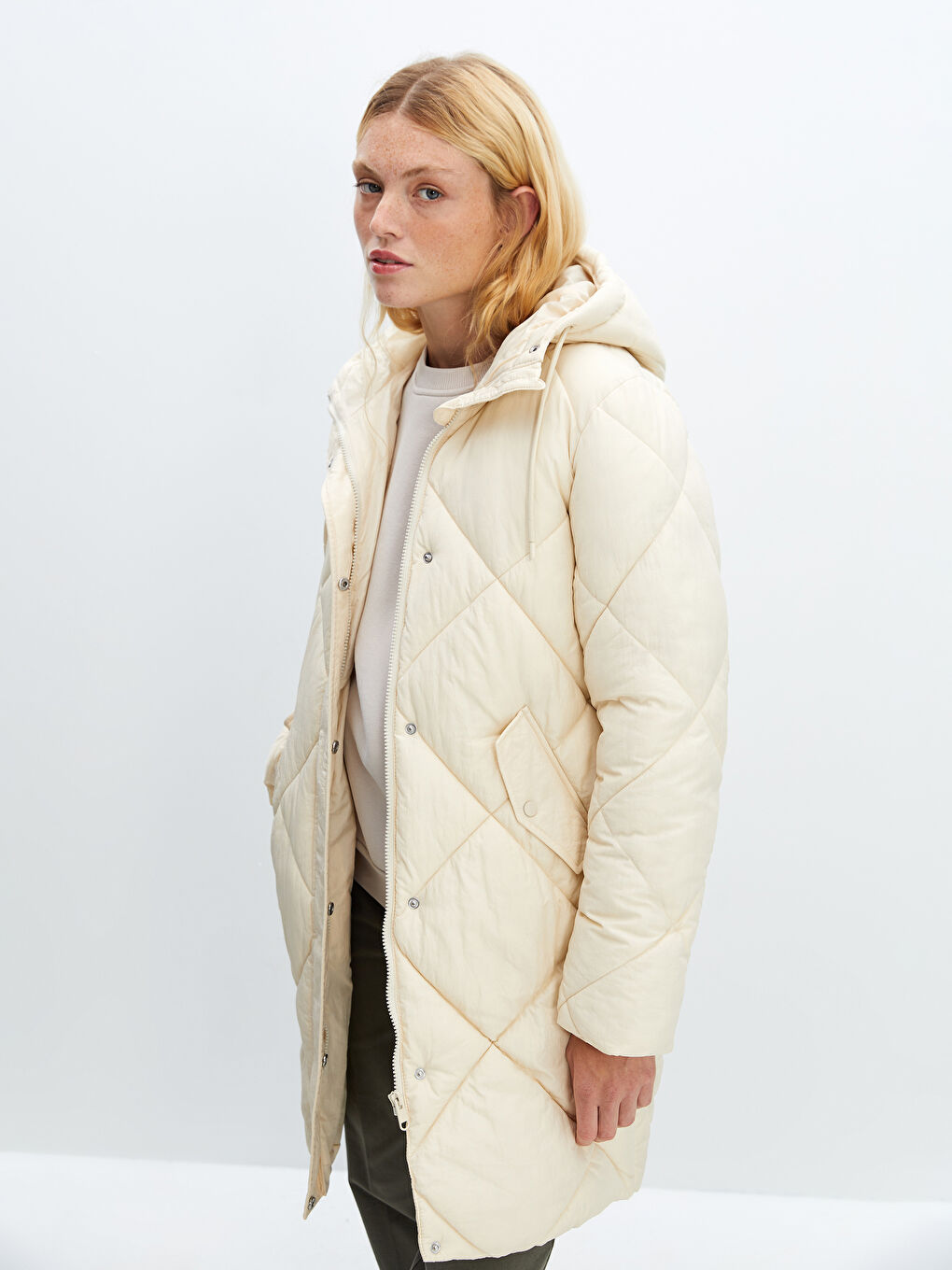 LCW Vision Gesteppter Damen Steppmantel mit Kapuze -W4AR84Z8-VZD