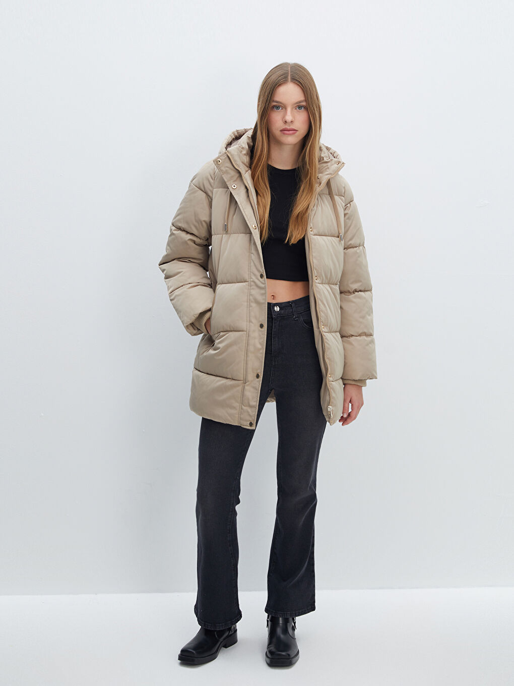 Bej Kapüşonlu Kadın Şişme Mont-1