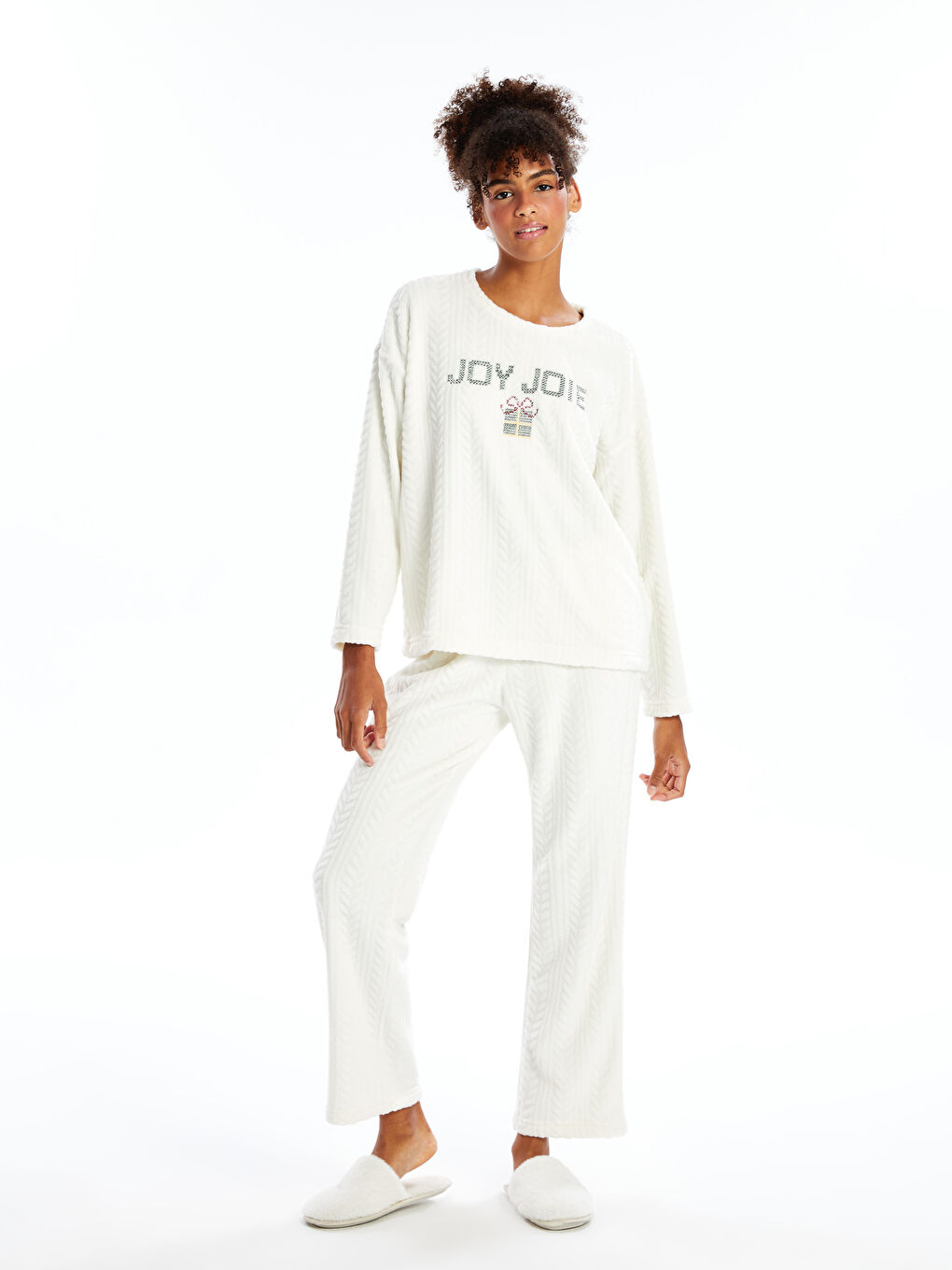 LCW DREAM Bisiklet Yaka Nakışlı Kadın Pelüş Pijama Takımı -W4AS04Z8-FDU
