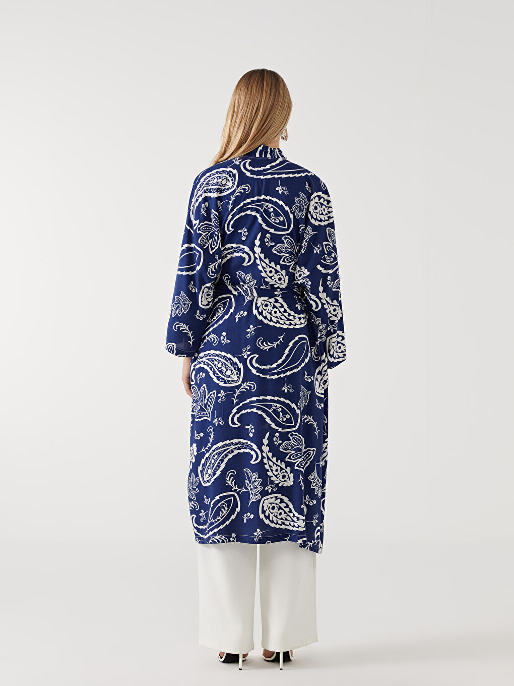 كيمونو نسائي واسع الحجم بياقة شال ونقشة-3