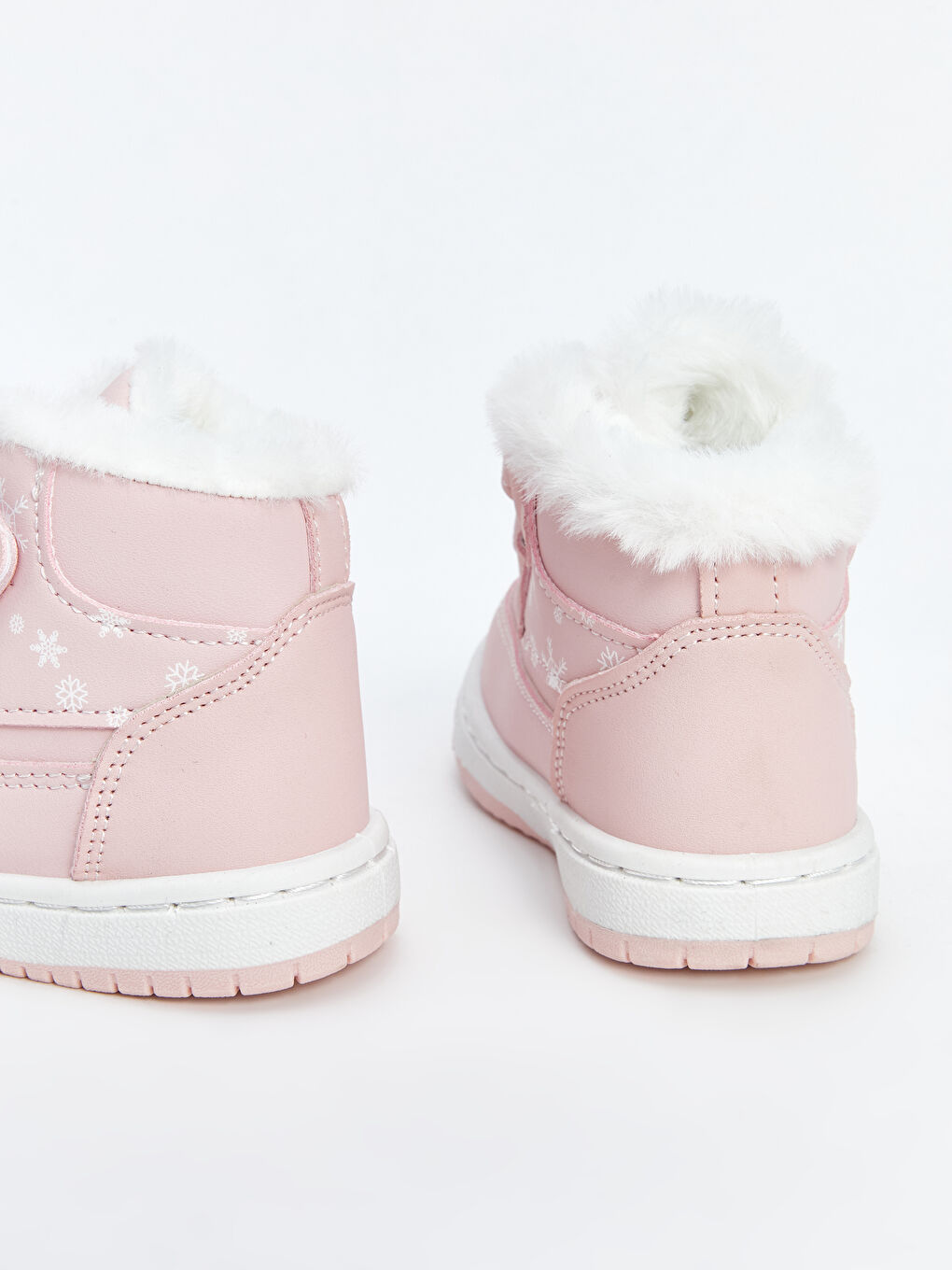 LCW STEPS Hook and Loop Baby Girls' Sneakers -W4AT84Z1-GA3