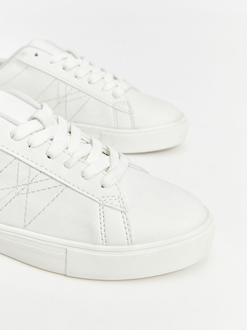 Beyaz Bağcıklı Kadın Spor Ayakkabı-2