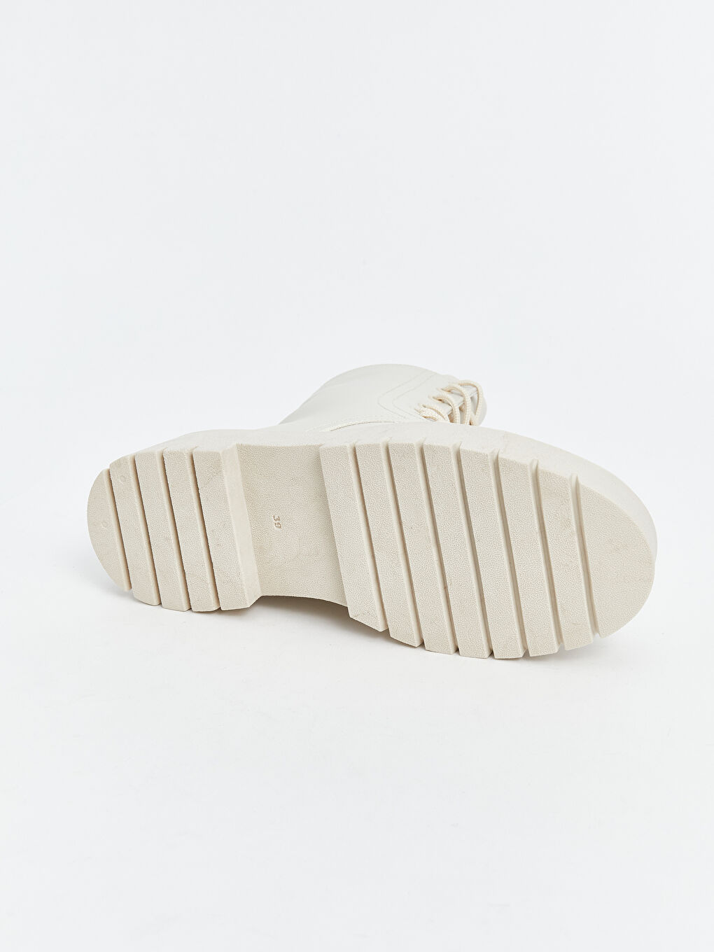 Bej Deri Görünümlü Bağcıklı Kadın Kar Botu-3