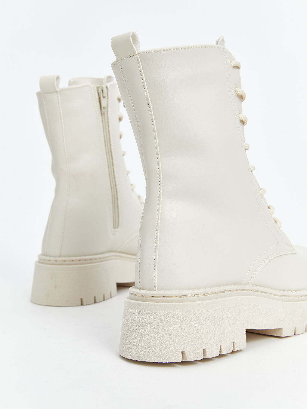 Bej Deri Görünümlü Bağcıklı Kadın Kar Botu-4