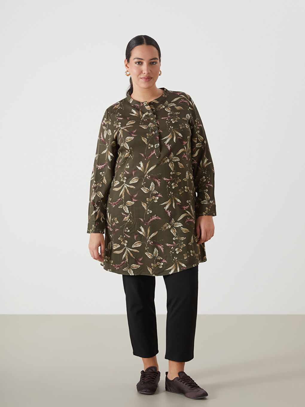 Haki Bisiklet Yaka Desenli Kadın Tunik-5