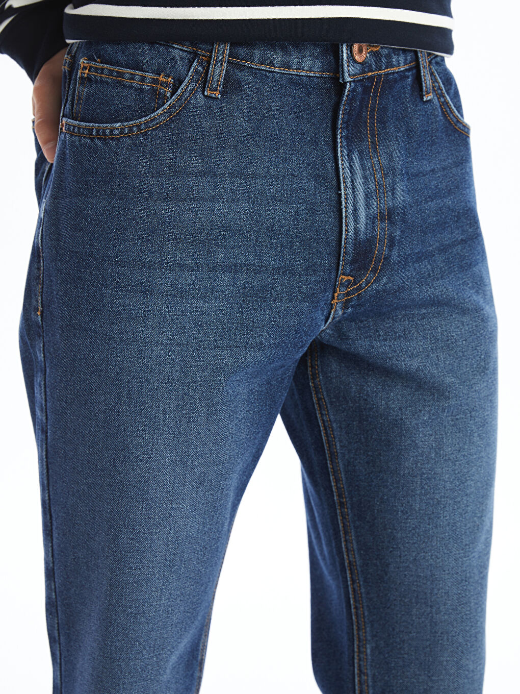 700 Straight Fit Men's Jeans-2