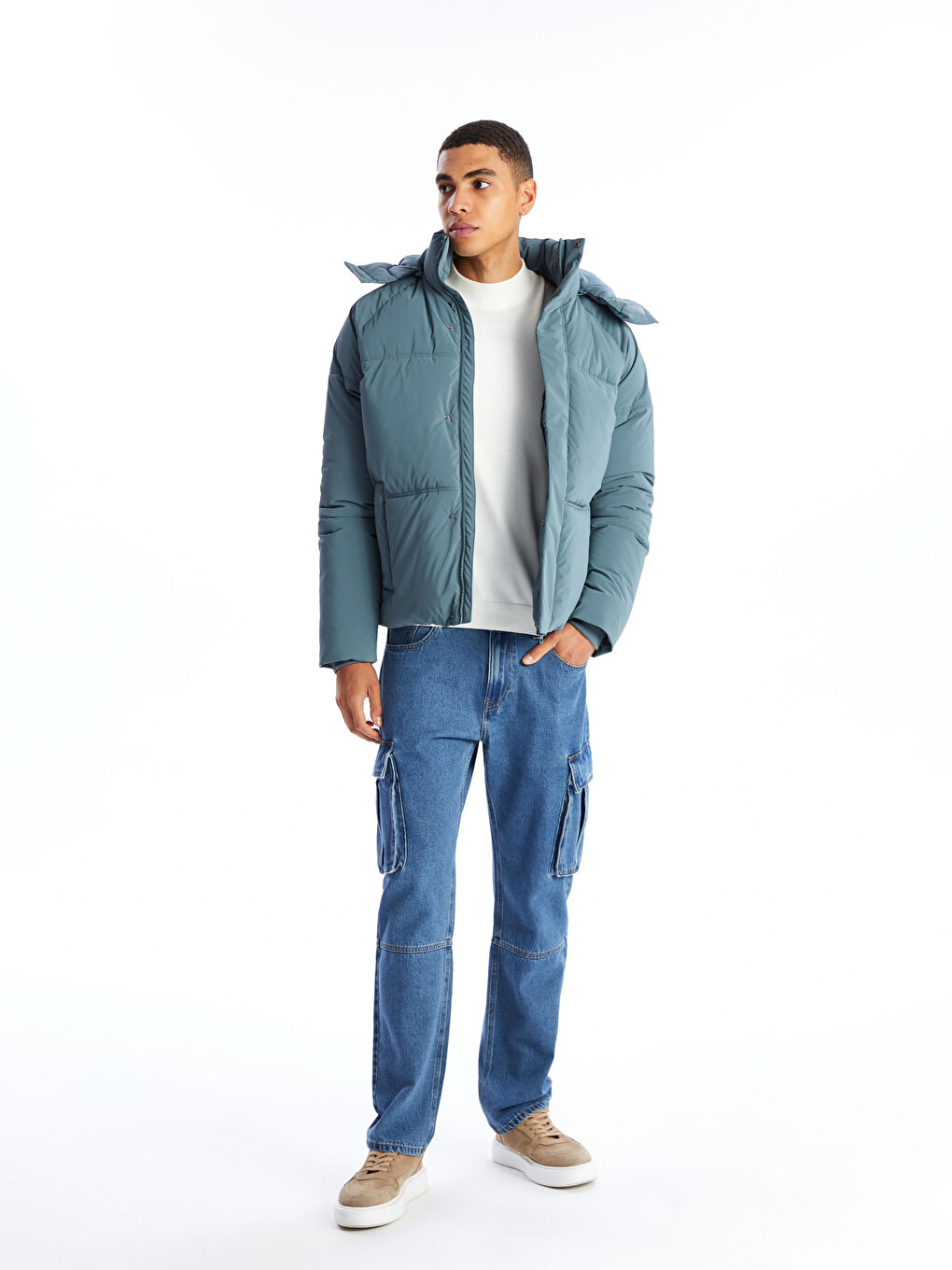 Мужской пуховик свободного кроя с капюшоном-1