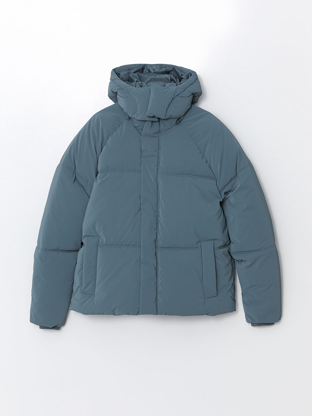 Мужской пуховик свободного кроя с капюшоном-5