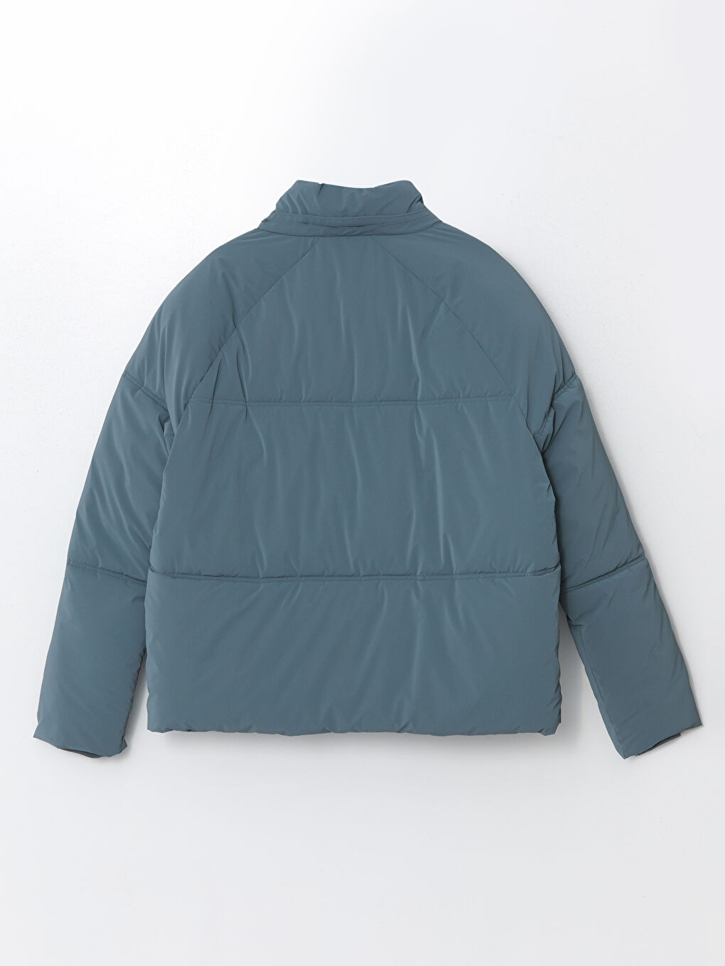 Мужской пуховик свободного кроя с капюшоном-7