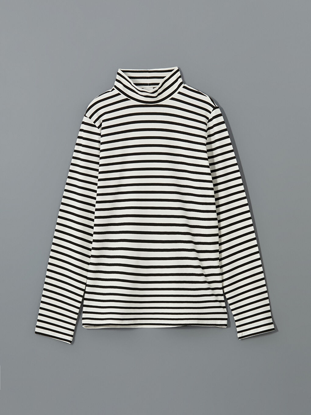 Siyah Balıkçı Yaka Kız Çocuk Tişört