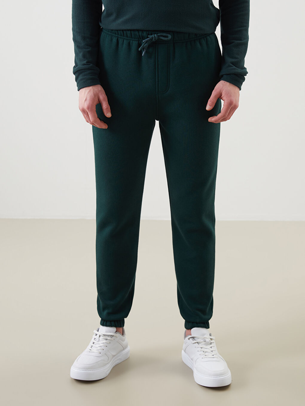 Standard Fit Men's Thick Jogger Sweatpants -W4BG48Z8-YED