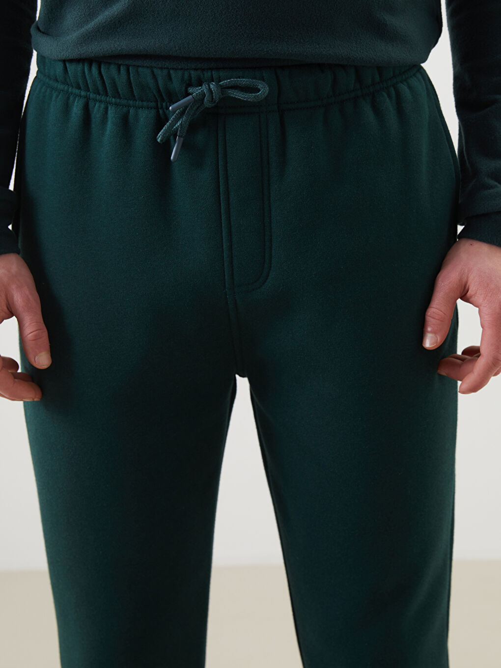 Standard Fit Men's Thick Jogger Sweatpants -W4BG48Z8-YED