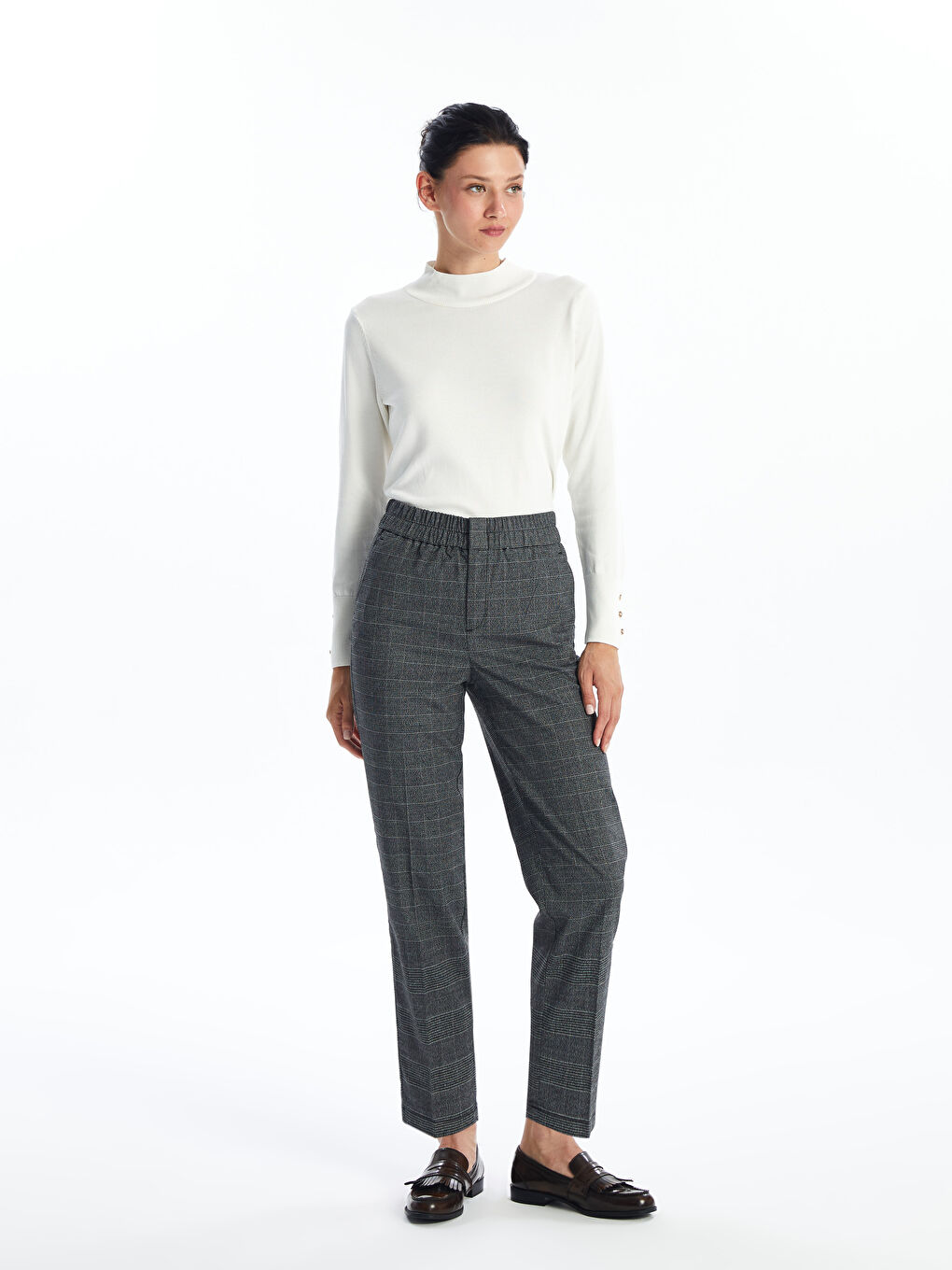 LCWAIKIKI Classic Elasticated Waist Plaid Women's Trousers -W4BK22Z8-LKX