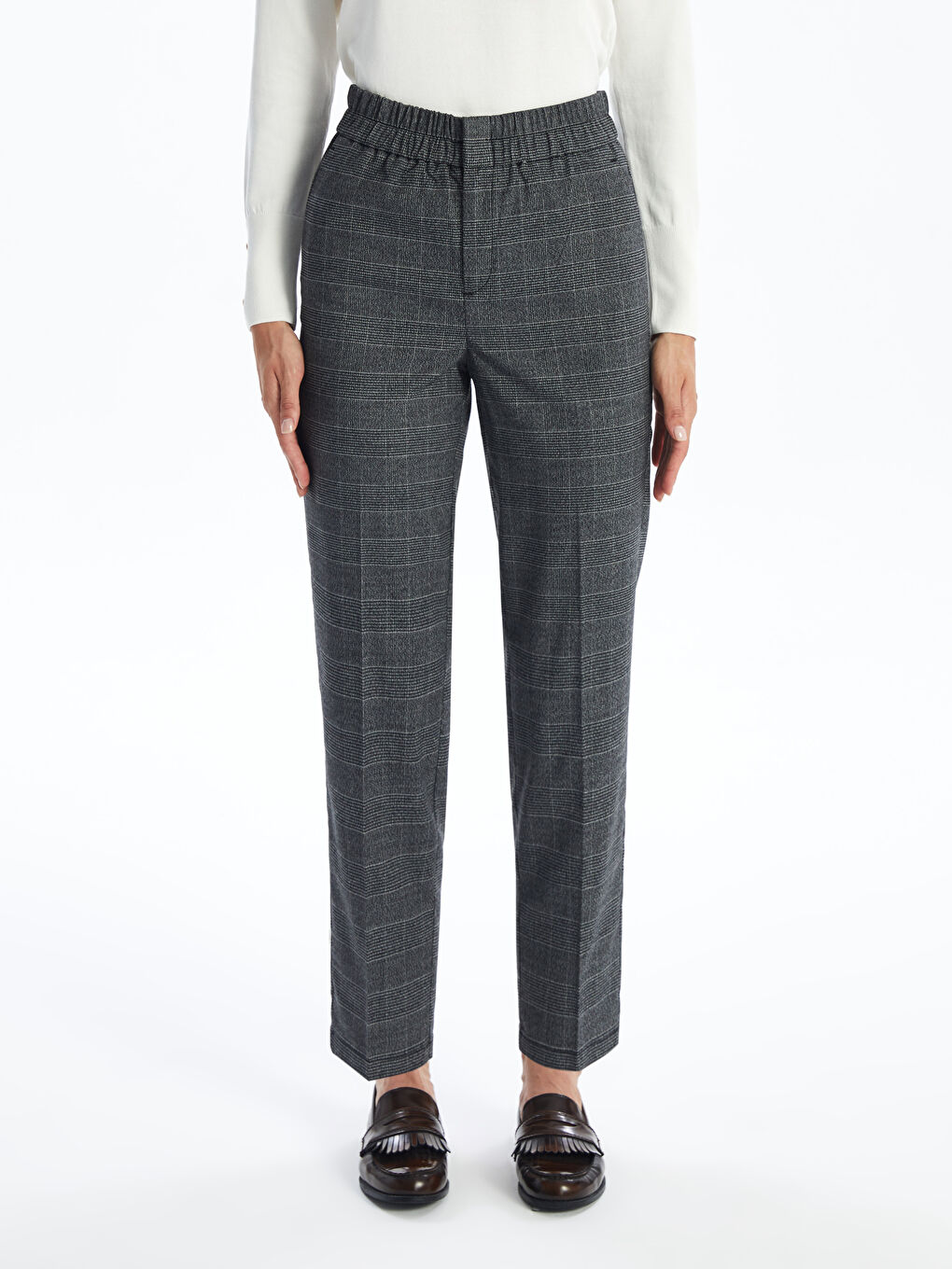 LCWAIKIKI Classic Elasticated Waist Plaid Women's Trousers -W4BK22Z8-LKX