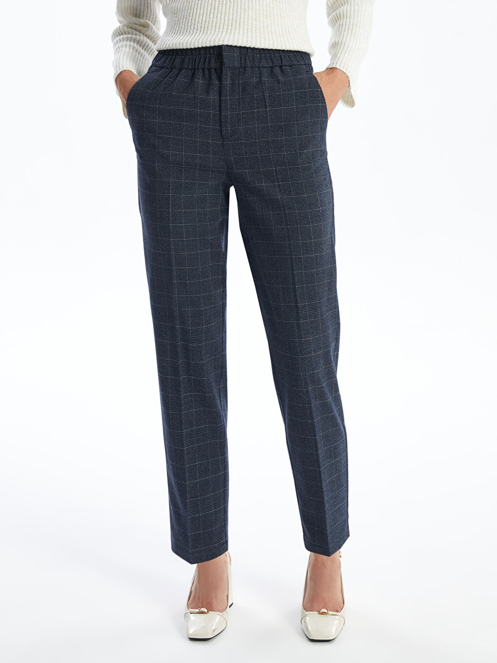 LCWAIKIKI Classic Elasticated Waist Plaid Women's Trousers -W4BK22Z8-LN6