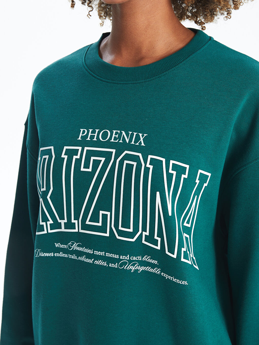 سویتشێرتی چاپکراوی ئۆڤەرسایز یەخە خڕ بۆ ژنان-2