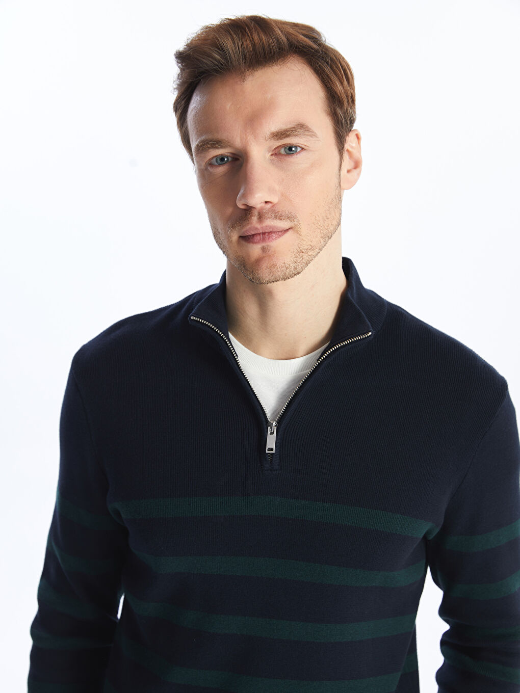 سترة تريكو مخططة كم طويل بياقة قمع للرجال-1