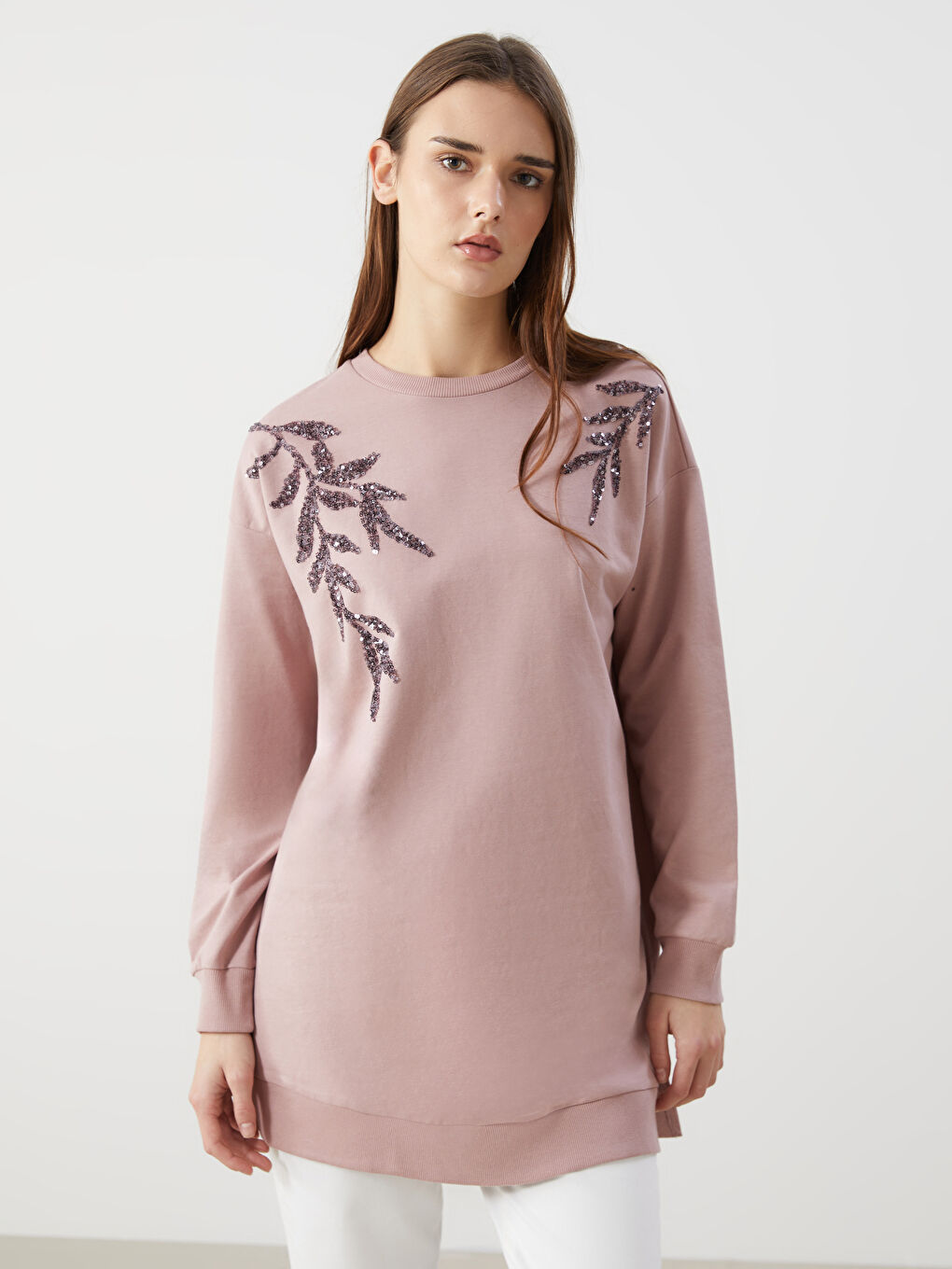 LCWAIKIKI Basic Pembe Bisiklet Yaka Pul İşlemeli Oversize Kadın Sweatshirt Tunik