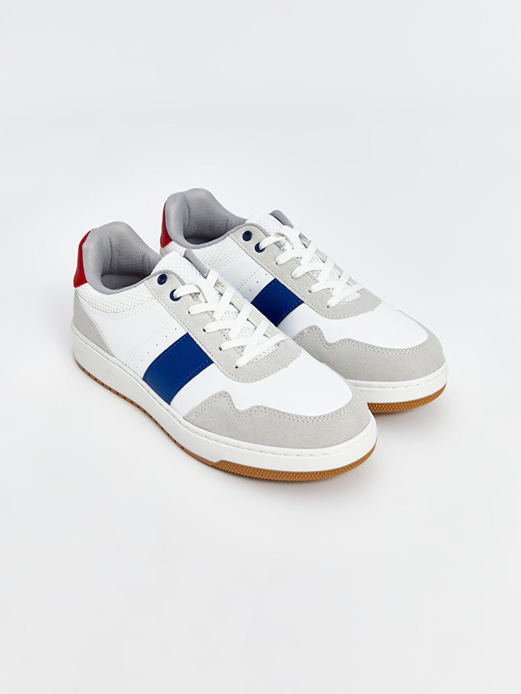 Beyaz Bağcıklı Erkek Spor Ayakkabı