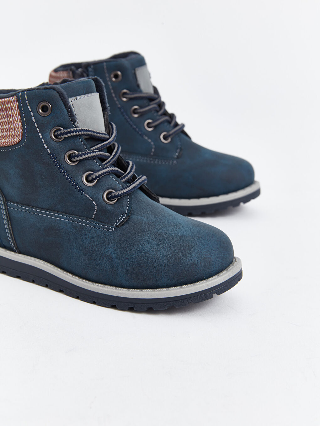 LCW STEPS بوط أولاد صغار بالخيط -W4BU52Z1-YGH