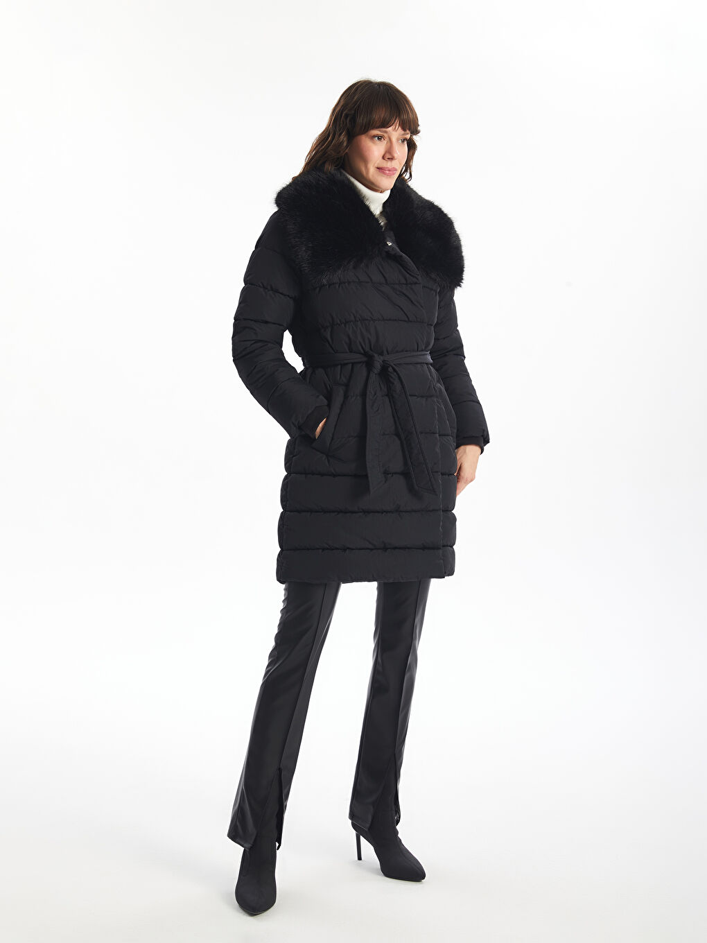 LCWAIKIKI Classic Ženska Puffer Jakna s Detaljima od Krzna -W4BV15Z8-CVL